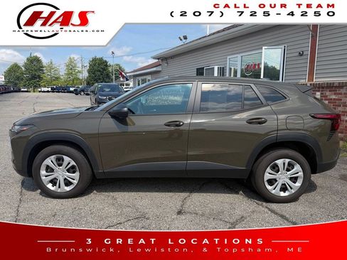 Used 2024 Chevrolet Trax LS FWD image 19