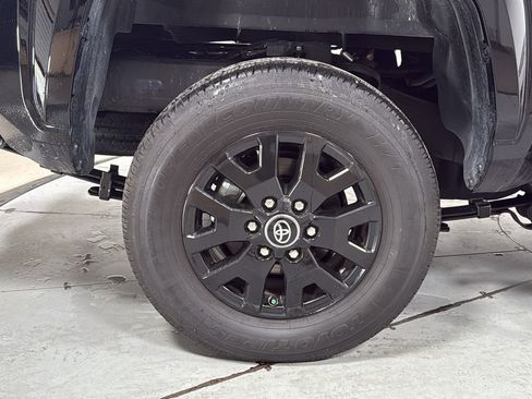 Certified 2025 Toyota Tacoma SR image 22