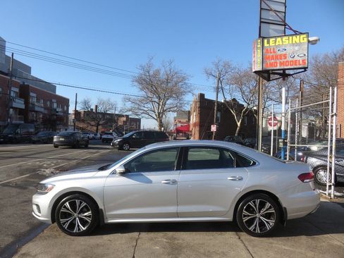 Used 2020 Volkswagen Passat 2.0T SEL image 7