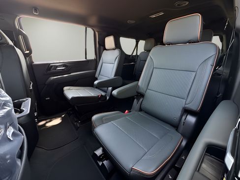 Used 2026 GMC Yukon XL AT4 AWD/4WD image 18
