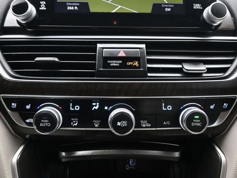 Used 2018 Honda Accord Touring image 23
