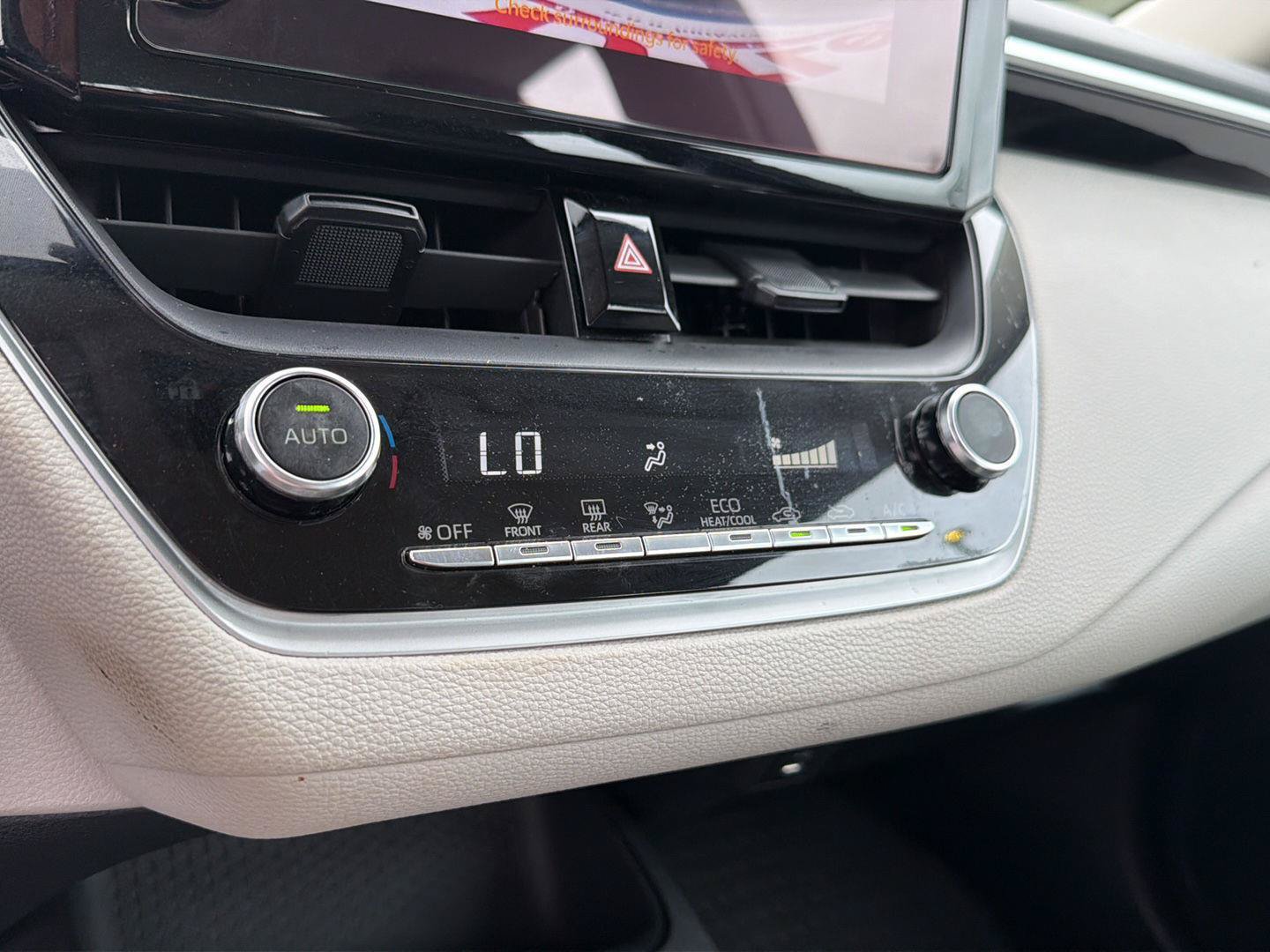 Used 2024 Toyota Corolla LE FWD image 26