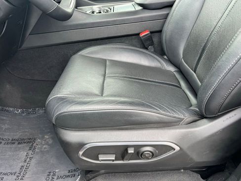 Used 2024 Jeep Wagoneer L Series II w/ Flexible Seating Group AWD/4WD image 11