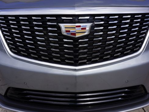 New 2025 Cadillac XT5 Luxury image 15