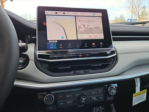 New 2026 Jeep Compass Limited w/ Sun, Sound & Navigation Group image 16