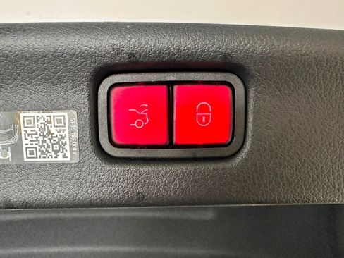 Certified 2024 Mercedes-Benz C 300 4MATIC Sedan image 36