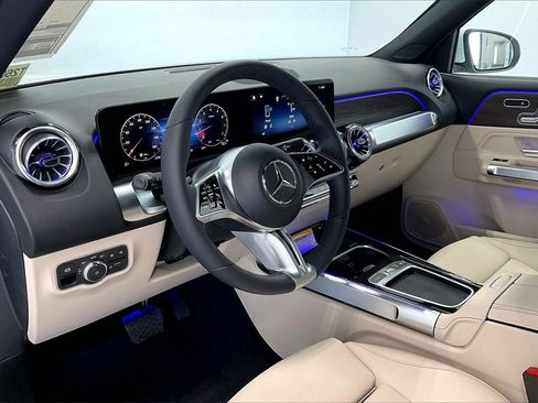 New 2026 Mercedes-Benz GLB 250 image 8