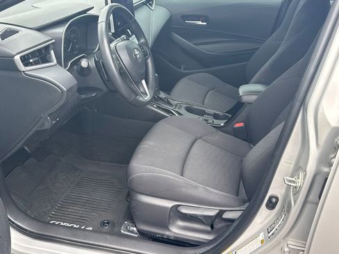 Certified 2023 Toyota Corolla SE w/ SE Premium Package FWD image 9