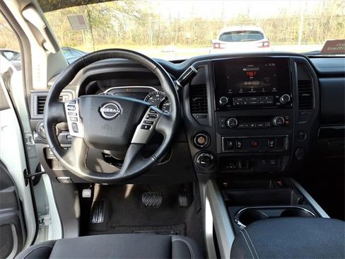 Certified 2024 Nissan Titan SV w/ SV Convenience Package image 7