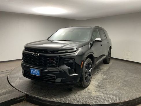 Certified 2024 Chevrolet Traverse RS image 3