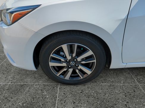 Used 2021 Nissan Versa SV image 30