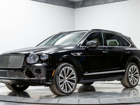 Used 2021 Bentley Bentayga w/ First Edition Specification AWD/4WD image 2