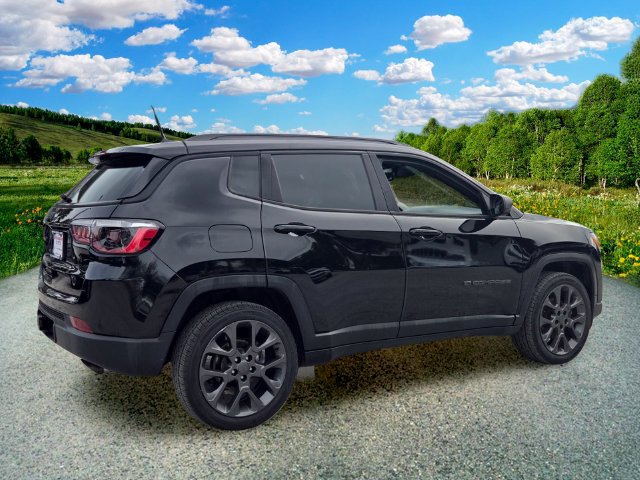 Certified 2021 Jeep Compass Latitude w/ Sun and Sound Group AWD/4WD image 6