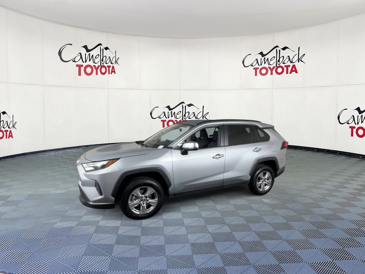 Used 2025 Toyota RAV4 XLE FWD image 7
