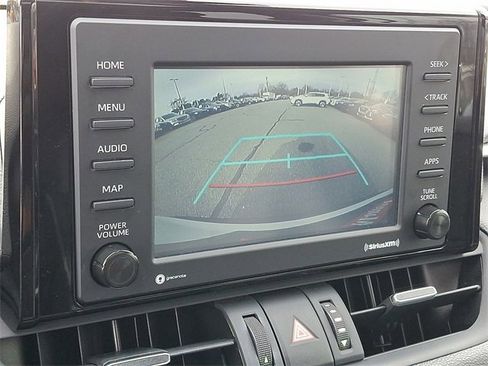 Used 2020 Toyota RAV4 XLE Premium image 15