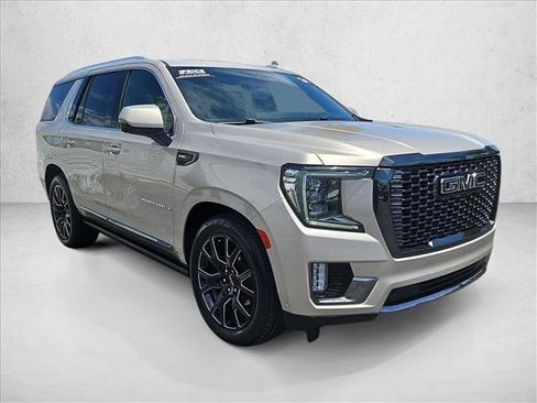 Used 2024 GMC Yukon Denali Ultimate AWD/4WD image 3