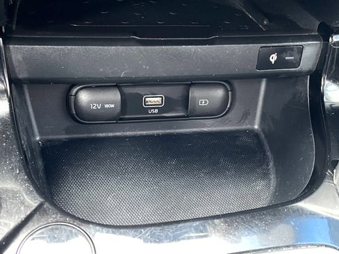 Used 2022 Kia Seltos EX image 18