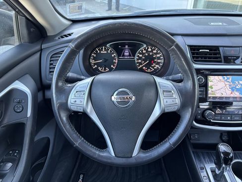 Used 2018 Nissan Altima 2.5 SL w/ 2.5 SL Technology Package FWD image 14
