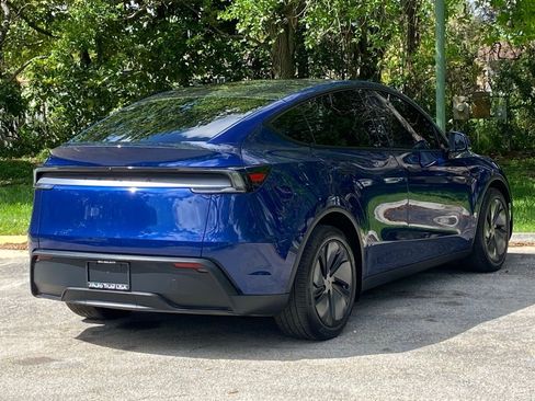 Used 2026 Tesla Model Y Long Range image 9