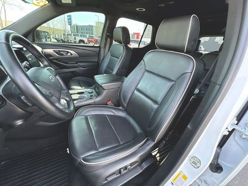 Used 2023 Chevrolet Traverse Premier w/ Redline Edition image 20