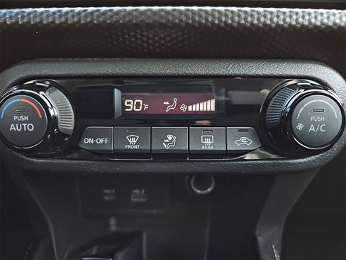 Used 2021 Nissan Kicks SV image 21