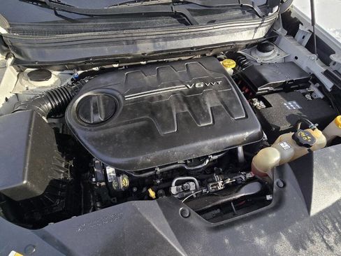 Used 2019 Jeep Cherokee Trailhawk w/ Comfort/Convenience Group image 32