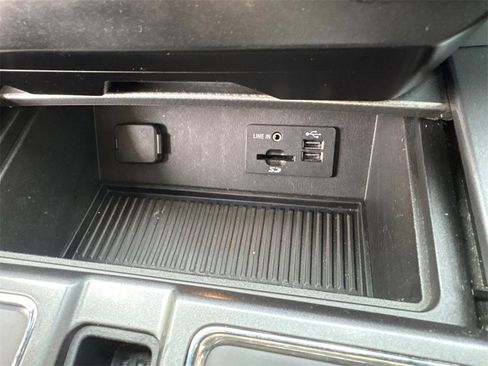 Used 2015 Ford F150 XLT w/ Equipment Group 302A Luxury image 27