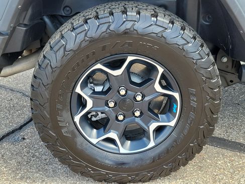 Used 2022 Jeep Wrangler Unlimited Rubicon 4xe w/ Cold Weather Group AWD/4WD image 5