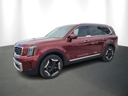 Used 2023 Kia Telluride S w/ S Sunroof Package image 2