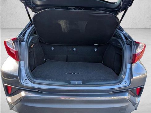 Used 2021 Toyota C-HR LE image 6