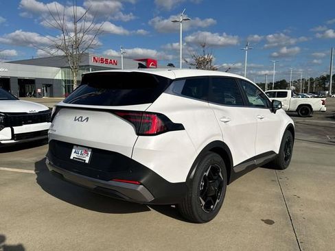 New 2026 Kia Sportage EX image 8