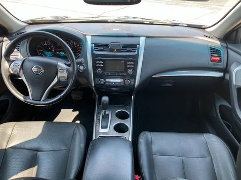 Used 2014 Nissan Altima 2.5 SL w/ Moonroof Package FWD image 17