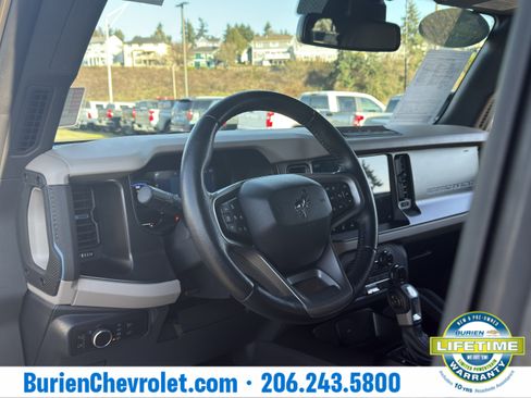 Used 2022 Ford Bronco Wildtrak image 12