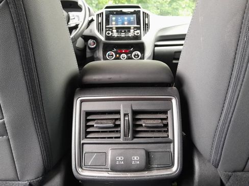 Used 2023 Subaru Forester Premium AWD/4WD image 31