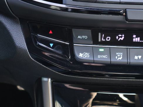 Used 2016 Honda Accord Sport image 24