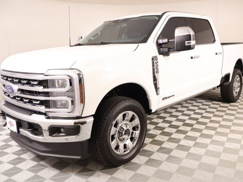 Used 2025 Ford F250 Lariat w/ Lariat Ultimate Package AWD/4WD image 11
