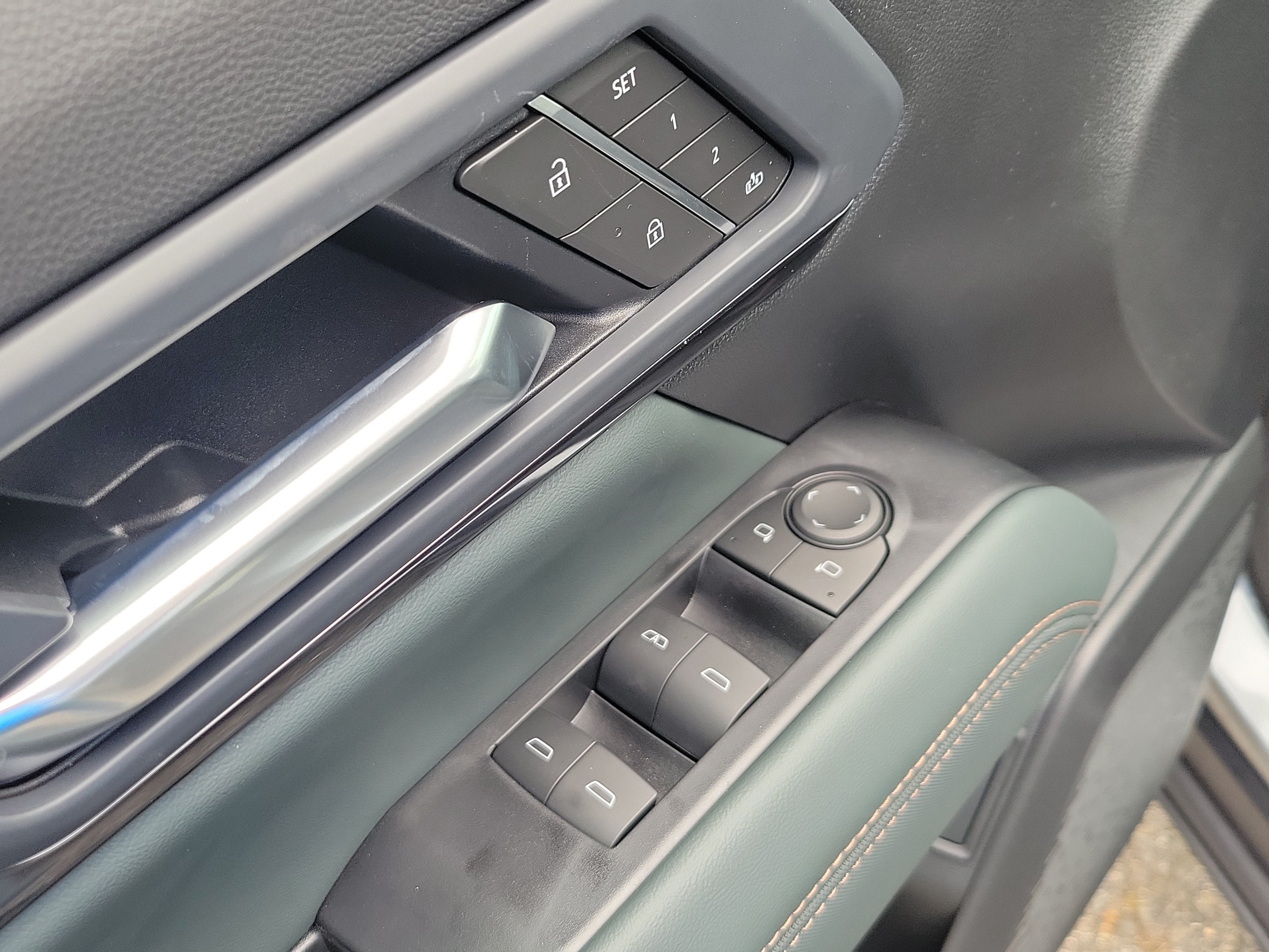 New 2027 GMC Terrain AT4 w/ Convenience Package III AWD/4WD image 18