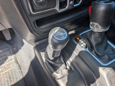 Used 2018 Jeep Wrangler Unlimited Sport S image 20