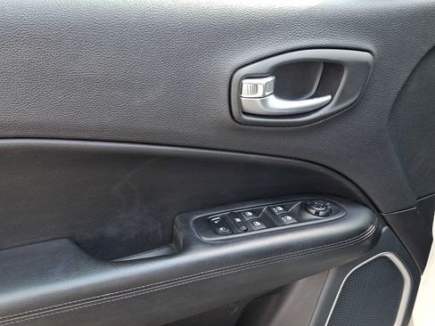 Used 2021 Jeep Compass Latitude AWD/4WD image 12
