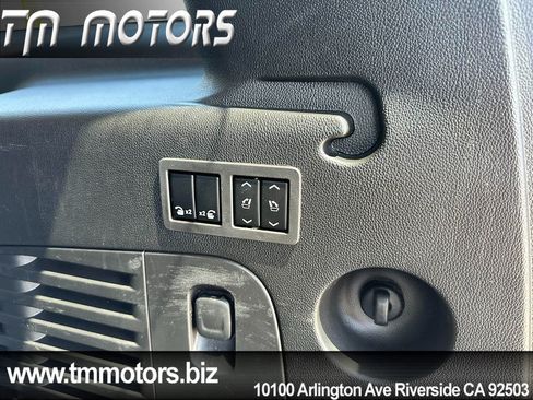 Used 2015 GMC Yukon XL SLT w/ Open Road Package RWD image 21