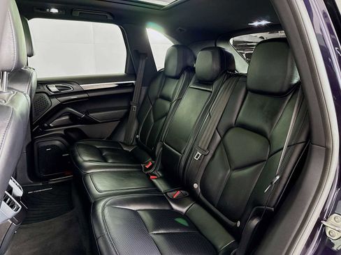 Used 2018 Porsche Cayenne image 22