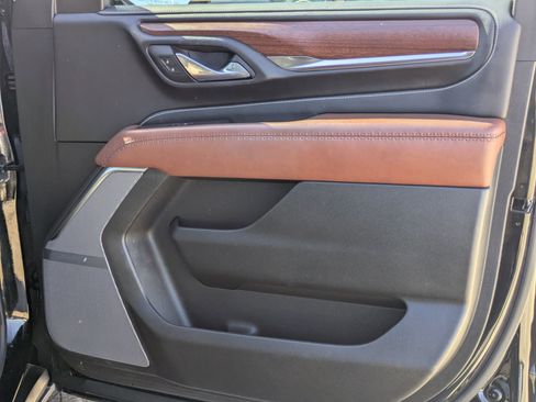 Used 2024 GMC Yukon Denali Ultimate image 31