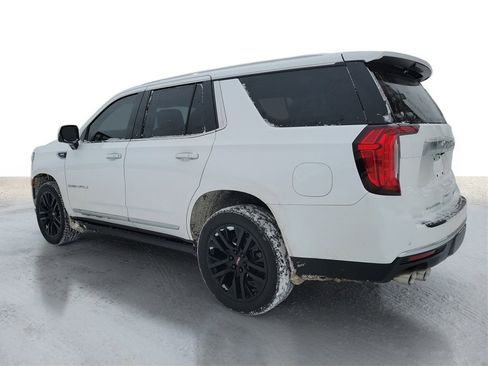 Used 2022 GMC Yukon Denali w/ Denali Premium Package image 3