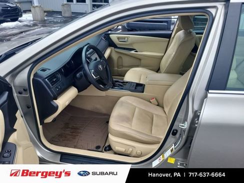 Used 2017 Toyota Camry XLE w/ Moonroof Package image 8