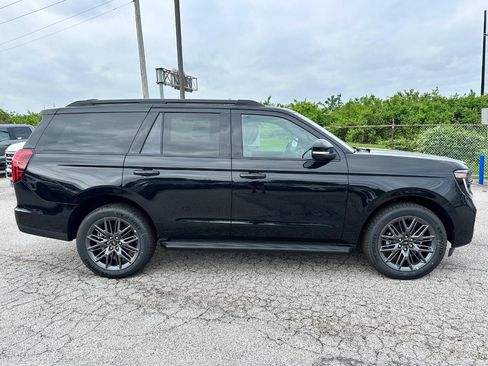 New 2026 Ford Expedition Platinum AWD/4WD image 2