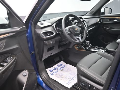 Certified 2023 Chevrolet TrailBlazer ACTIV w/ Sun and Liftgate Package FWD image 9