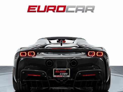 Used 2024 Ferrari SF90 Spider image 5