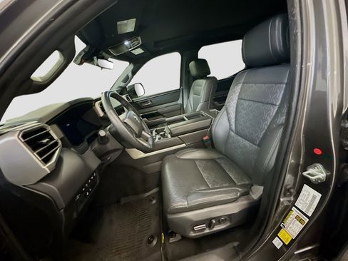 Used 2025 Toyota Tundra Limited image 13