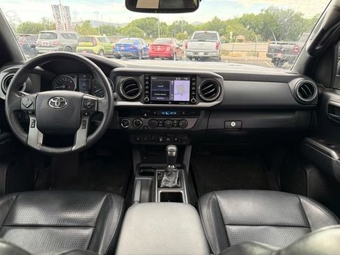 Used 2020 Toyota Tacoma TRD Off-Road w/ TRD Premium Off Road Package AWD/4WD image 9