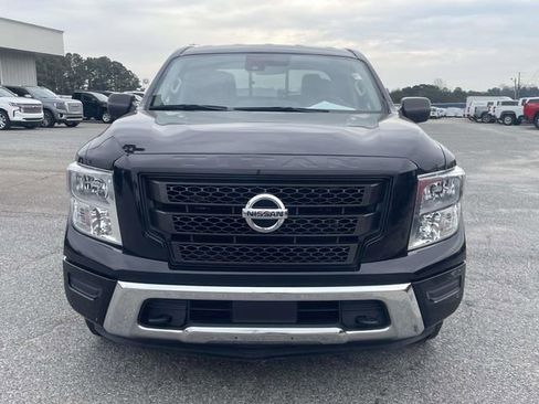 Used 2022 Nissan Titan SV image 10